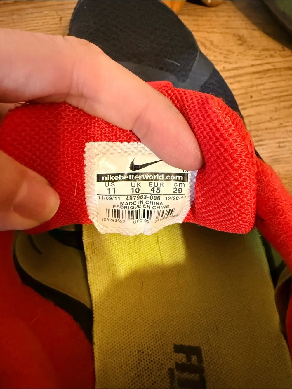 Nike collar mesh cushioning